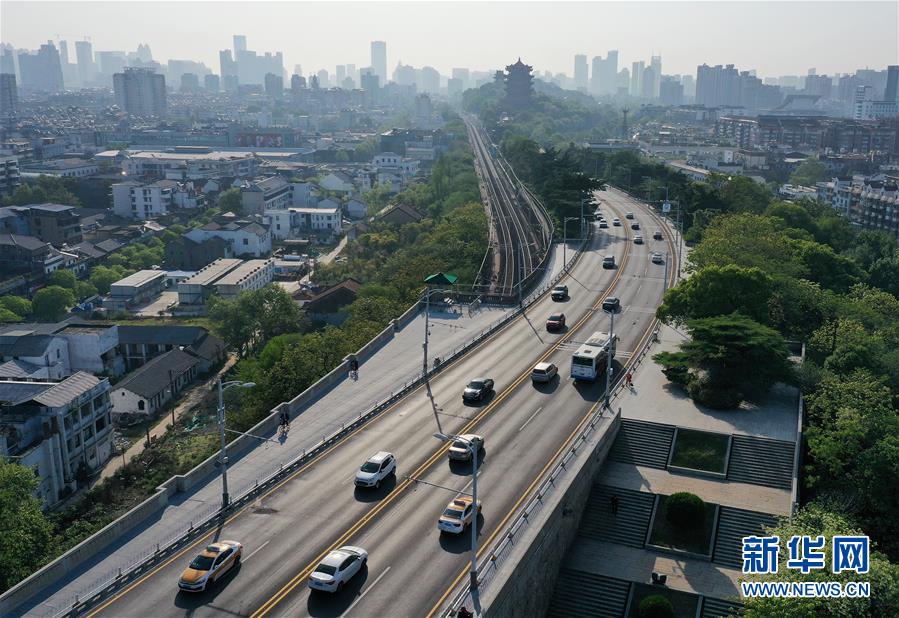 （新华全媒头条·图文互动）（13）从人民中汲取磅礴力量——习近平总书记同出席2020年全国两会人大代表、政协委员共商国是纪实